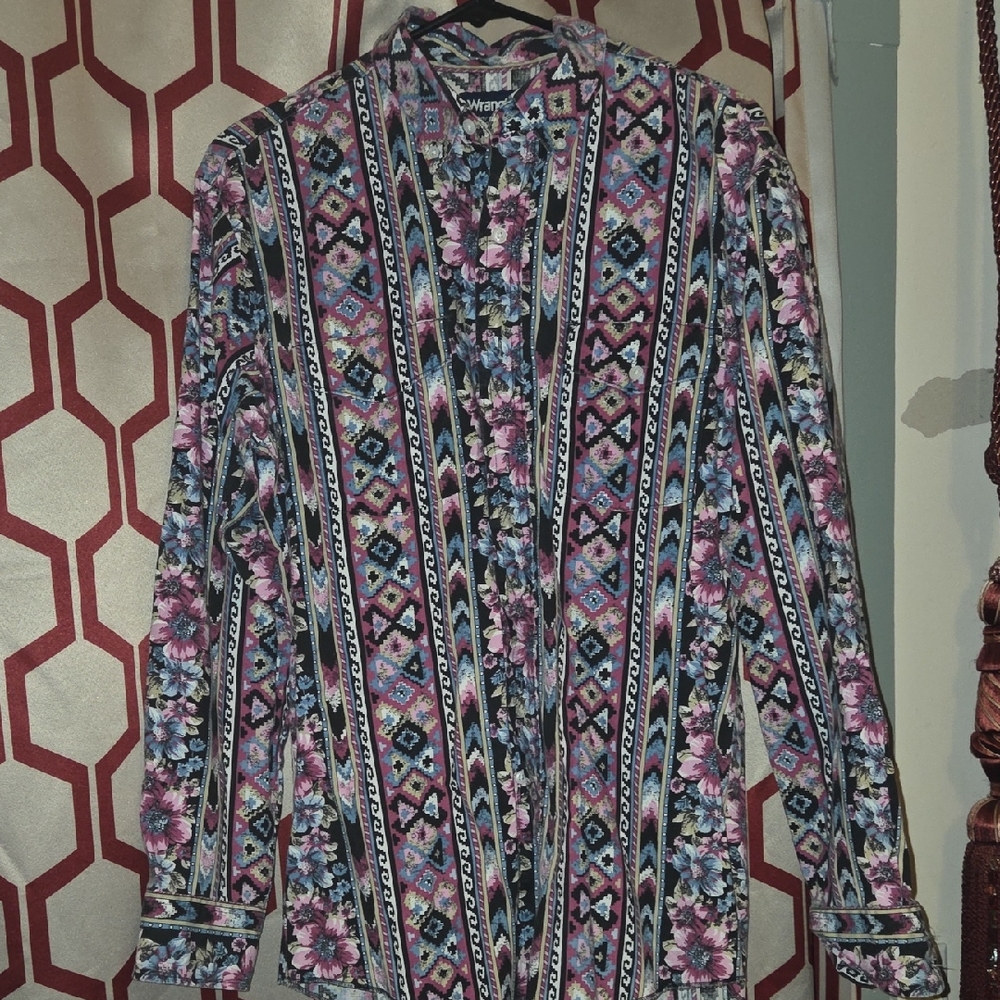 Wrangler Aztec Flower Cowboy Cut Shirt